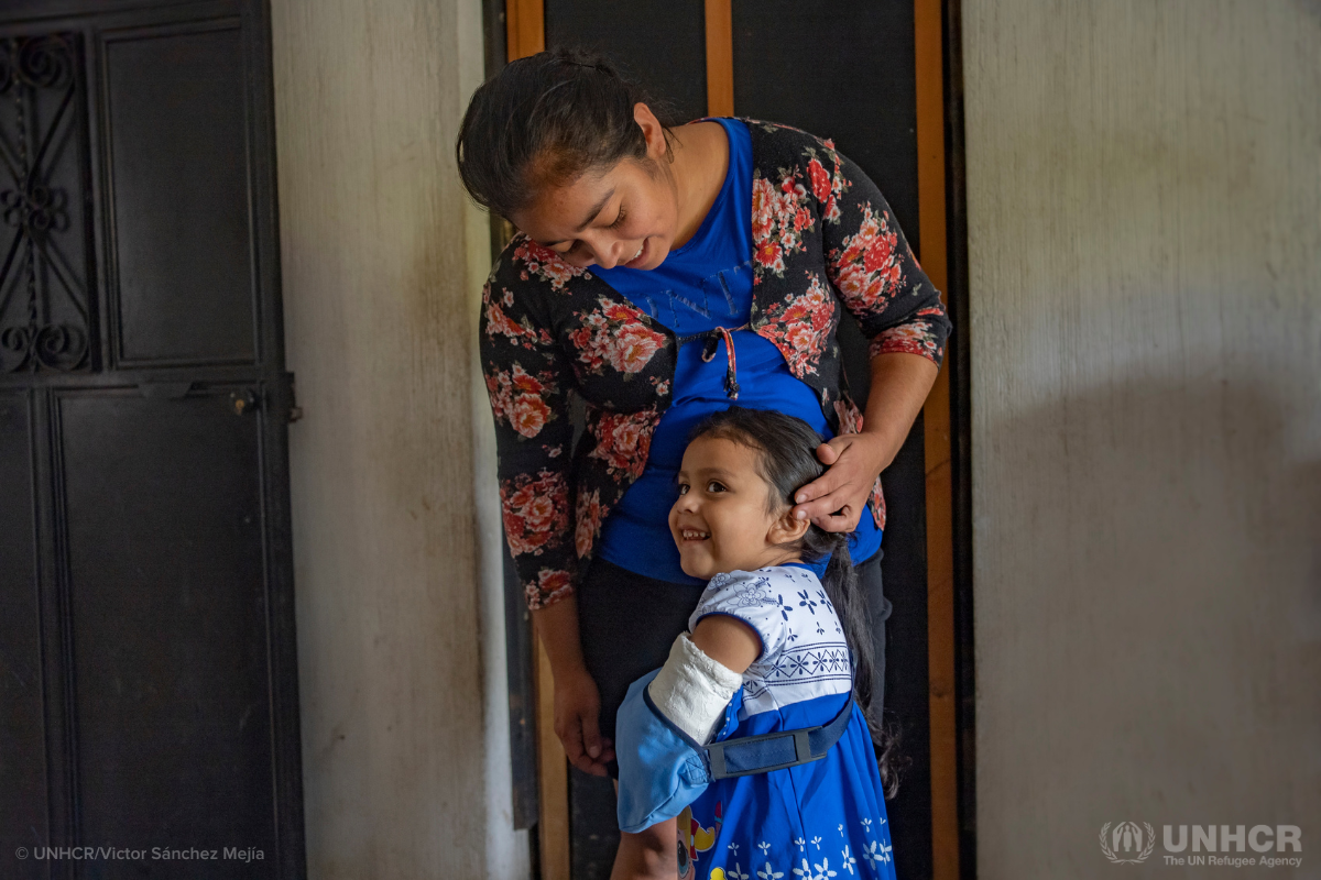 Guatemalan mother Maybely and her daughter