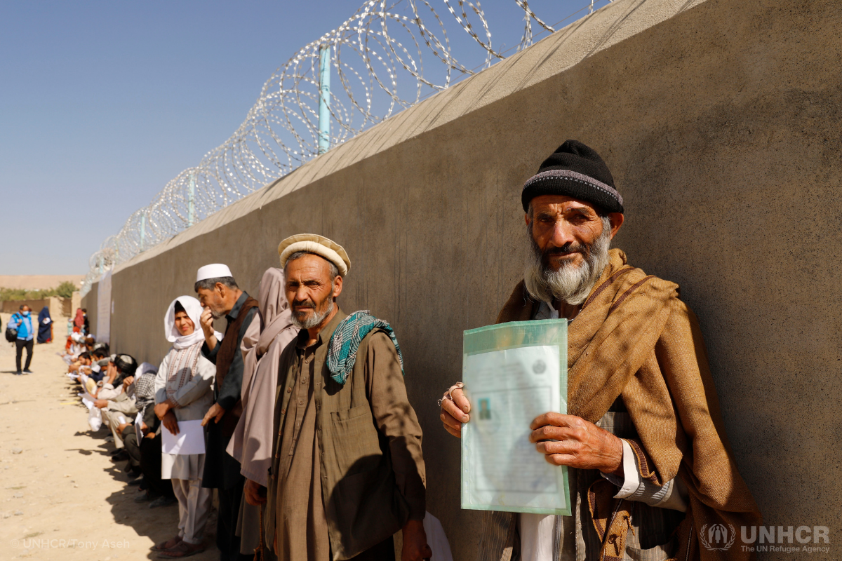 displaced people recieving aid in Kabul, Afghanistan