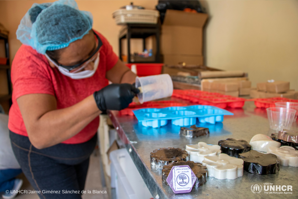 venezuelans-selling-soaps